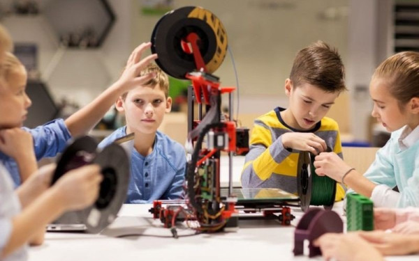 Μετασχηματίζονται ψηφιακά πάνω από 1.800 σχολεία και νηπιαγωγεία