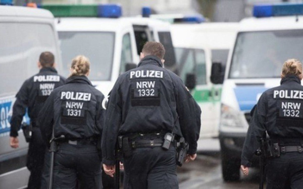 Γερμανία: Ένας 17χρονος παραδόθηκε στις αρχές σε σχέση με την επίθεση σε Σοσιαλδημοκράτη ευρωβουλευτή