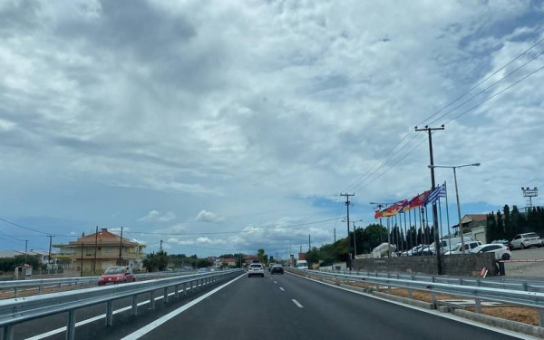 Διασχίσαμε το "ορφανό χιλιόμετρο" - Στη Χαλκιδική χωρίς το μποτιλιάρισμα της Ποτίδαιας (βίντεο & φωτ.)
