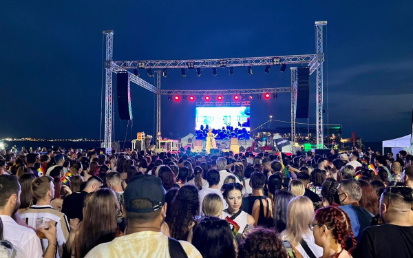 Η Θεσσαλονίκη αγκάλιασε την διαφορετικότητα - Σύσσωμη η πόλη στη συναυλία του Pride