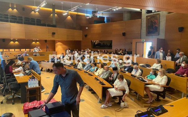 Απορρίφθηκε ψήφισμα για την απομάκρυνση των αστυνομικών δυνάμεων από το ΑΠΘ