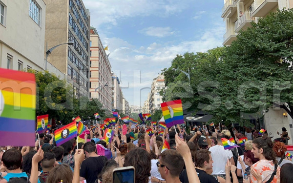 10ο Thessaloniki Pride: Η Θεσσαλονίκη γιορτάζει με χρώμα και κέφι την αγάπη και την αποδοχή (βίντεο, φωτ.)