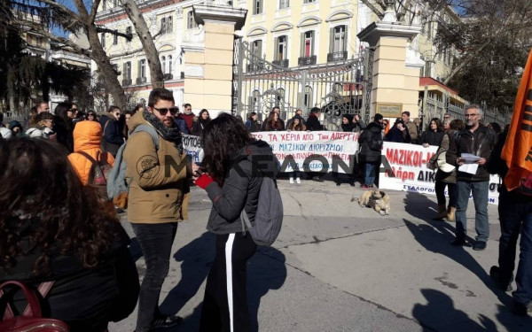 Έξω από το ΥΜΑΘ παραμένουν οι εκπαιδευτικοί