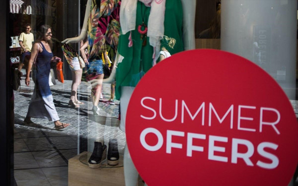 Θερινές εκπτώσεις: Το ταμείον είναι (πολύ) μείον - Αναζητείται σανίδα σωτηρίας στις προσφορές
