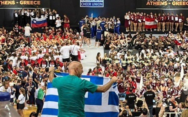 Πρωταθλήτρια Ευρώπης η Ελλάδα στο cheerleading, με δάκρυα στα μάτια για την κόρη του ο Νίκος Γκάλης (βίντεο)