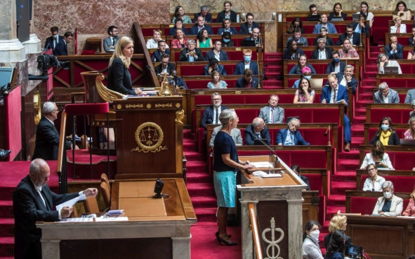 Γαλλία: Μετά το συνταξιοδοτικό και το νομοσχέδιο για το μεταναστευτικό προκαλεί αντιδράσεις