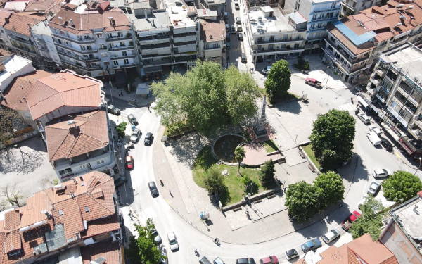 Νάουσα: Εγκρίθηκε από το Πράσινο Ταμείο η ανάπλαση του ενιαίου δικτύου της Πλατείας Καρατάσου και των πεζοδρομίων