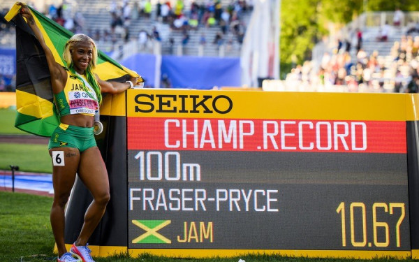 Φρέιζερ Πράις: Η 35χρονη Τζαμαϊκανή "ρουκέτα τσέπης" είναι συλλέκτης χρυσών μεταλλίων (βίντεο)