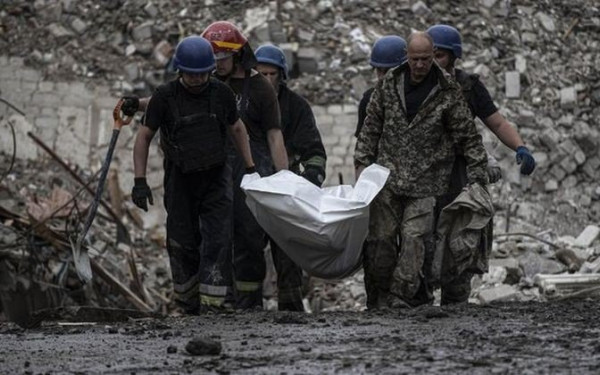 Ουκρανία: Τουλάχιστον έξι άμαχοι νεκροί από βομβαρδισμό στο Ντονέτσκ