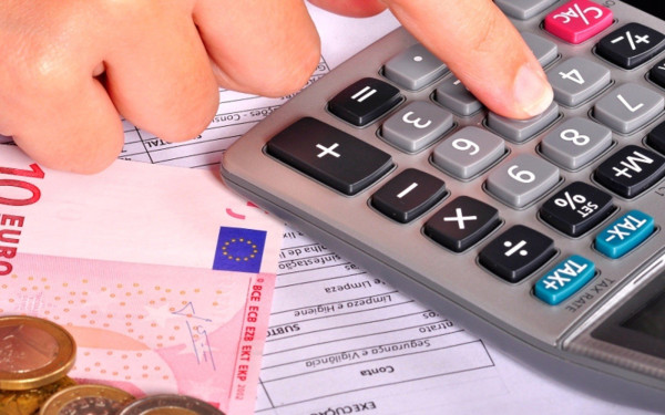 Έρχεται χριστουγεννιάτικος μποναμάς 250 ευρώ