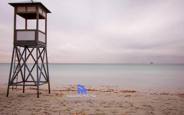 Σωζόπολη: Ναυαγοσώστης έσωσε γυναίκα από βέβαιο πνιγμό