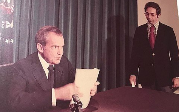 Ο Αύγουστος, οι ειδήσεις και το Watergate