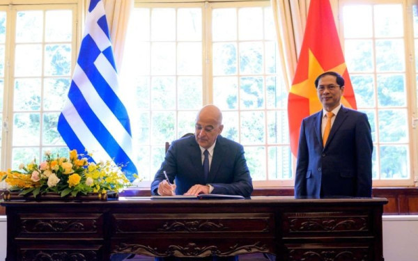 Ν. Δένδιας από Βιετνάμ: Στο Κόσοβο απαιτείται περίσκεψη και τήρηση του Διεθνούς Δικαίου