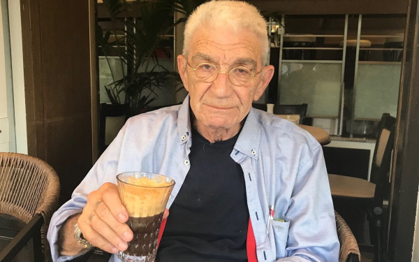 Πρωινός καφές με τον Γιάννη Μπουτάρη