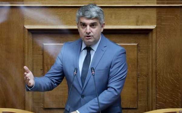 Ο. Κωνσταντινόπουλος: ΝΔ και ΣΥΡΙΖΑ τσακώνονται για να κρύψουν ότι συμψηφίζουν σκάνδαλα