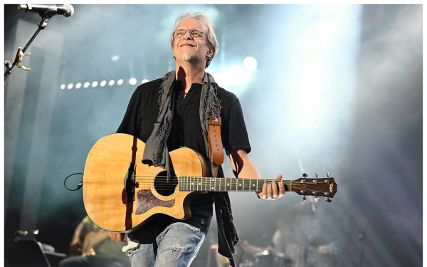 «Ο μπαμπάς μου ήταν φαρμακοποιός και δεξιός»: Η συγκινητική ιστορία του Μίλτου Πασχαλίδη για τον Νοέμβρη του '73