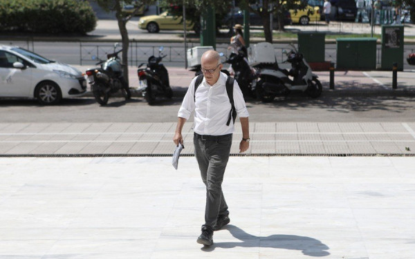 Ο άνθρωπος που άλλαζε... πεζοδρόμιο μαζί με τον Τάσο Τέλλογλου, τα ρεπορτάζ από το θυροτηλέφωνο και οι παρακολουθήσεις