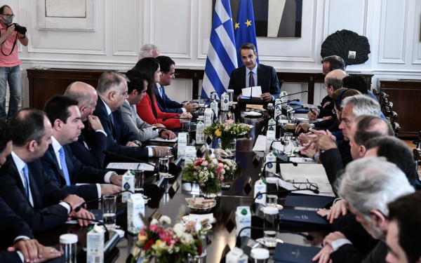 Με το βλέμμα στις πυρκαγιές συνεδριάζει αύριο το υπουργικό συμβούλιο