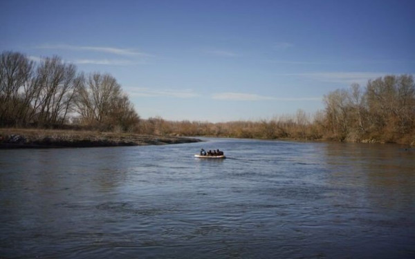 Εντοπίστηκαν 37 άνθρωποι σε νησίδα στον Έβρο