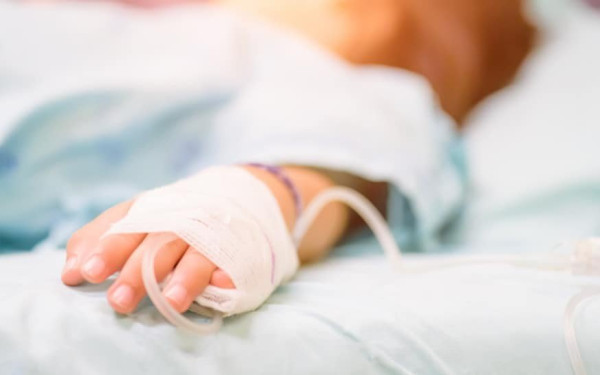 Σε κρίσιμη κατάσταση στο νοσοκομείο Ρίου αγοράκι με βαριάς μορφής ηπατίτιδα