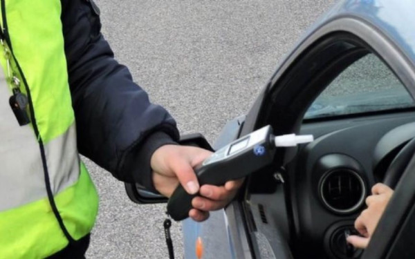 Χρυσοχοΐδης: Πάνω από 30% τα θετικά αλκοτέστ τα Σαββατοκύριακα - 5.000 οδηγοί χωρίς δίπλωμα το πρώτο τρίμηνο του 2025 (βίντεο)