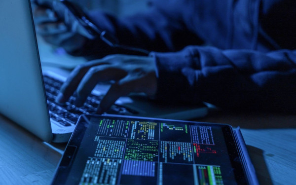 Η ΕΥΠ παρακολουθούσε δικά της στελέχη και δικαστικούς με τη χρήση του παράνομου Predator