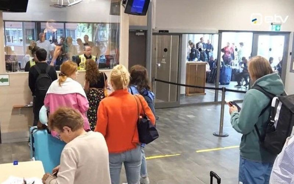 Απαγόρευση τουριστικής βίζας στους Ρώσους προτείνουν χώρες της Σκανδιναβίας - Επιφυλάξεις από τη Γερμανία