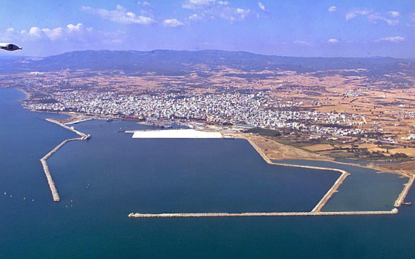 Λιμάνι Αλεξανδρούπολης: Απαγόρευση απόπλου εξαιτίας των ισχυρών ανέμων