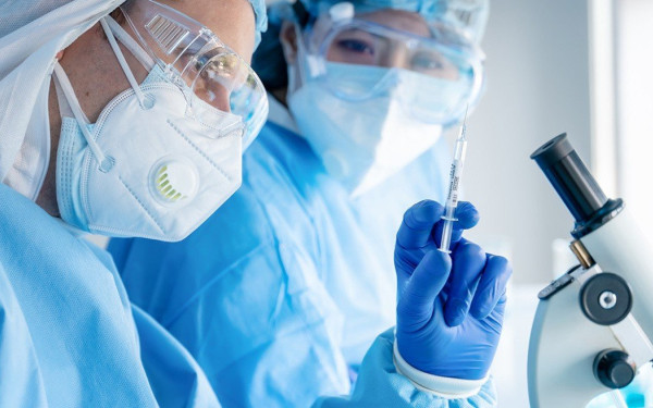 Νέα μελέτη: Πόσο αποτελεσματικές ήταν οι αρχικές και αναμνηστικές δόσεις του εμβολίου κατά της CoViD