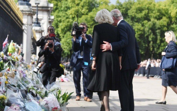 Βρετανία: Νέα επίθεση με αυγά στο βασιλιά Κάρολο - Σύλληψη υπόπτου