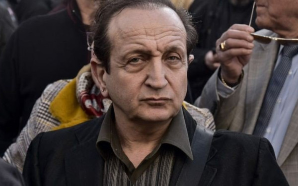 «Κόπηκε» η σκηνή του Μπιμπίλα από το «The Crown» - Τι λέει ο ίδιος (βίντεο, φωτ.)