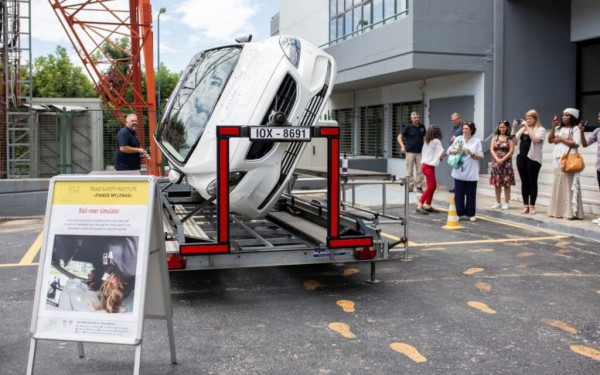 Πήραν τα διπλώματά τους οι πρόσφυγες που συμμετείχαν στο πρόγραμμα οδικής ασφάλειας