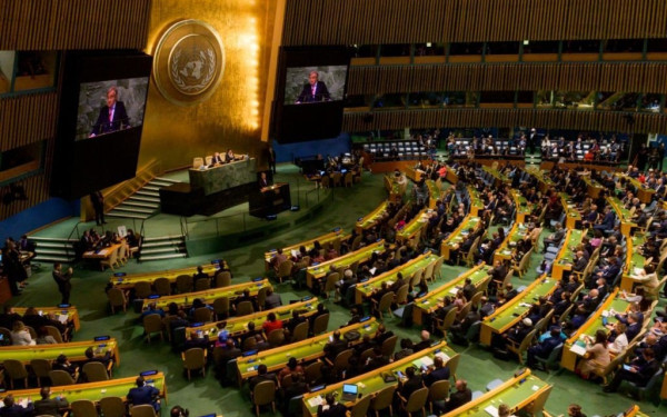 Η Γενική Συνέλευση του ΟΗΕ καλεί με ψήφισμα τη Ρωσία να αποσύρει τώρα τα στρατεύματά της από την Ουκρανία