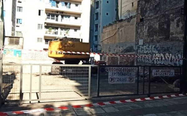 Μία ακόμα, η ένατη, οβίδα εντοπίστηκε στο εργοτάξιο της Λ. Σοφού - Σε εξέλιξη οι έρευνες