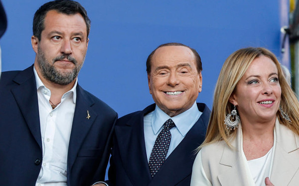 Ο Μπερλουσκόνι χαρακτηρίζει τη Μελόνι: «Υπερφίαλη, προσβλητική, αναιδή και αλαζόνα»