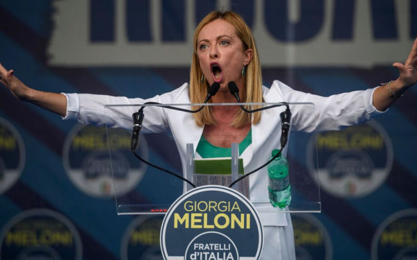 Μελόνι: Η Ιταλία δεν ζητάει τροποποίηση του Συμφώνου Σταθερότητας για να κάνει απεριόριστες δαπάνες