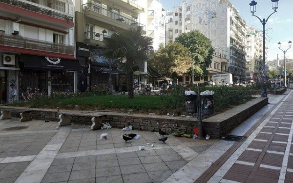 Θεσσαλονίκη - Πλατεία Ναυαρίνου: Χωρίς φωτισμό μέχρι την Παρασκευή