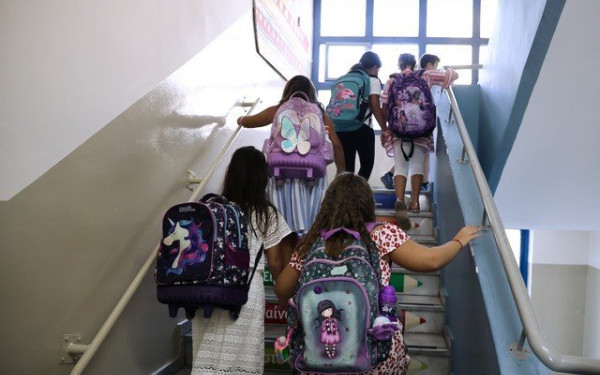 Παυλάκης: Να επιστρέψει η υποχρεωτική χρήση μάσκας στα σχολεία