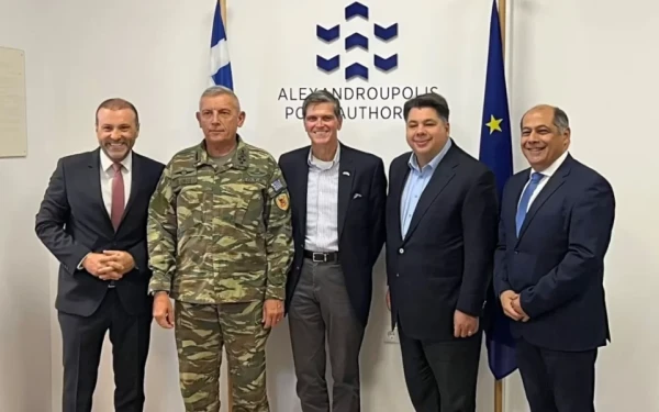 Ο πρέσβης των ΗΠΑ Τζορτζ Τσούνης στο λιμάνι της Αλεξανδρούπολης