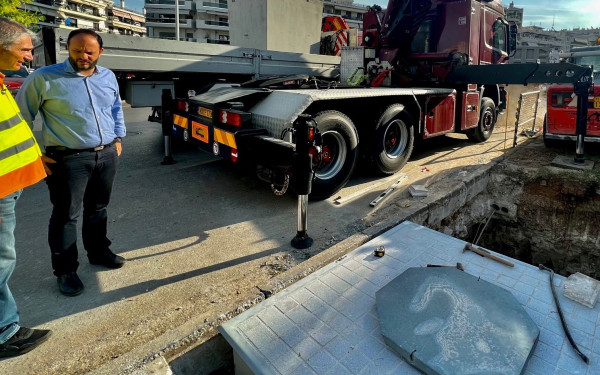 Καλαμαριά: Οι πρώτοι πέντε υπόγειοι κάδοι ήρθαν για να βελτιώσουν την εικόνα της πόλης