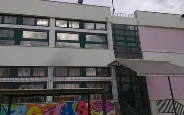 Γολγοθάς για γονείς και παιδιά με κινητικά προβλήματα στο 2ο Δημοτικό Σχολείο της Πυλαίας