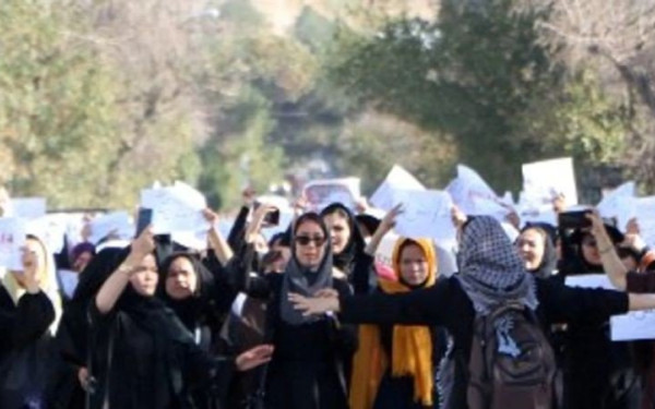 ΟΗΕ: Να ανακληθούν οι απαγορεύσεις στις γυναίκες του Αφγανιστάν