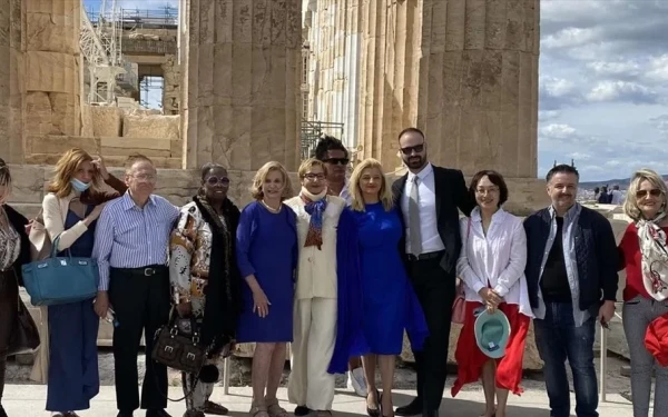 Στην Ακρόπολη Αμερικανίδα πολιτικός για να στηρίξει την επιστροφή των Γλυπτών