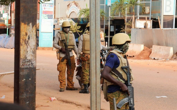 Χάος στη Μπουρκίνα Φάσο με πυροβολισμούς, διαδηλώσεις, μετά το πραξικόπημα (βίντεο) 