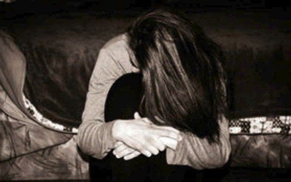 Θεσσαλονίκη: Οι γυναίκες απευθύνονται στην ΆΡΣΙΣ με αιτήματα που αρχικά κρύβουν κακοποιητικές συμπεριφορές 