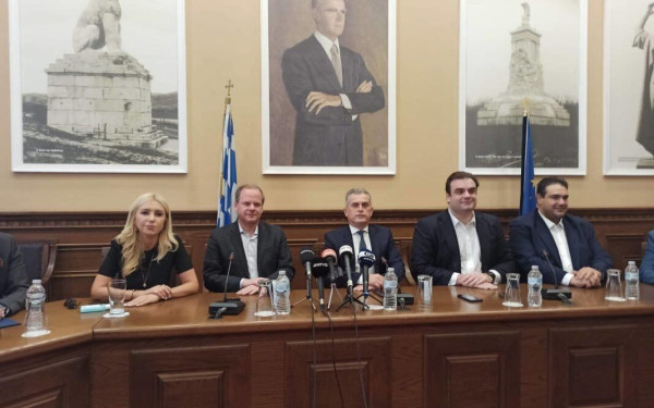 Σέρρες: Σε ευρεία σύσκεψη στο διοικητήριο Πιερρακάκης - Καραμανλής