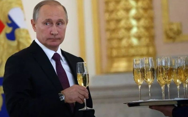 Η Ρωσία αντιμετώπισε τους κραδασμούς από τις δυτικές κυρώσεις λέει ο Πούτιν