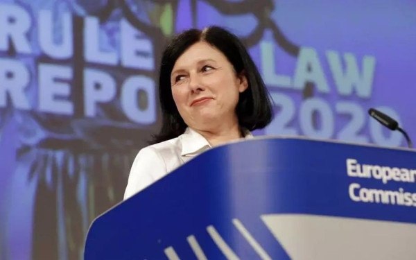 Η Ευρωπαία επίτροπος Διαφάνειας «δείχνει» τις κυβερνήσεις για τη διασφάλιση των προσωπικών δεδομένων