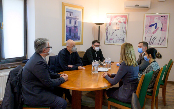 Σε καταφύγιο στο Κίεβο ο Ν. Δένδιας - Ήχησαν σειρήνες ενώ συναντούσε τον Κουλέμπα