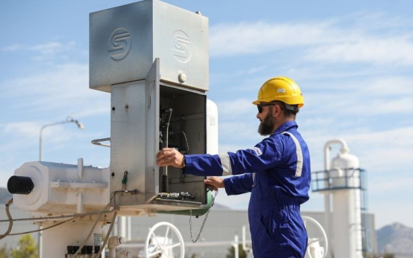 Βίοι αντίθετοι για φυσικό αέριο και πετρέλαιο - Το ένα πέφτει και το άλλο ανεβαίνει (βίντεο)